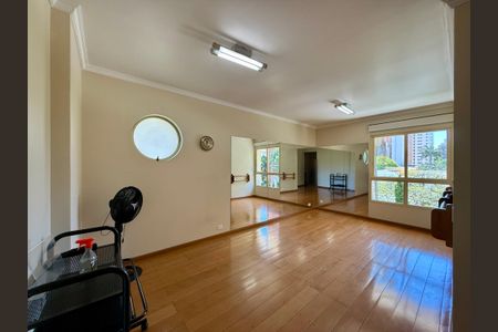 Apartamento para alugar com 387m², 4 quartos e 5 vagas Apartamento para alugar com 387m², 4 quartos e 5 vagasAcademia