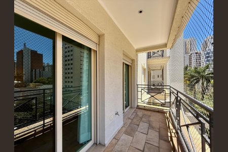 Apartamento para alugar com 387m², 4 quartos e 5 vagas Apartamento para alugar com 387m², 4 quartos e 5 vagasSacada Suíte 3 e 4