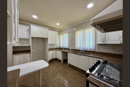 Apartamento para alugar com 387m², 4 quartos e 5 vagas Apartamento para alugar com 387m², 4 quartos e 5 vagasCozinha