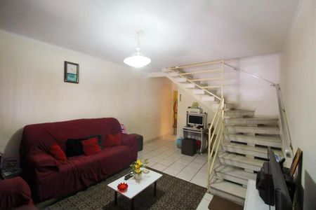 Casa à venda com 130m², 2 quartos e 2 vagas Casa à venda com 130m², 2 quartos e 2 vagasSala