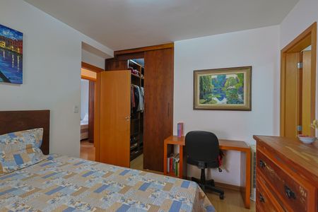 Apartamento à venda com 169m², 3 quartos e 2 vagas Apartamento à venda com 169m², 3 quartos e 2 vagasQuarto 2 - Suíte
