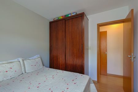 Apartamento à venda com 169m², 3 quartos e 2 vagas Apartamento à venda com 169m², 3 quartos e 2 vagasQuarto 1