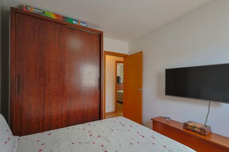 Apartamento à venda com 169m², 3 quartos e 2 vagas Apartamento à venda com 169m², 3 quartos e 2 vagasQuarto 1
