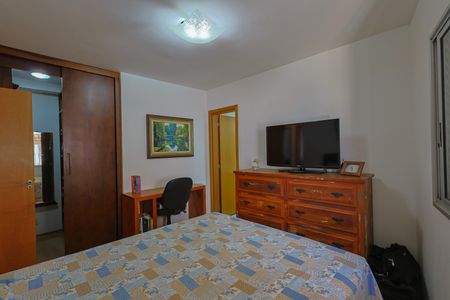 Apartamento à venda com 169m², 3 quartos e 2 vagas Apartamento à venda com 169m², 3 quartos e 2 vagasQuarto 2 - Suíte