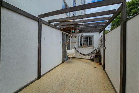 Apartamento à venda com 169m², 3 quartos e 2 vagas Apartamento à venda com 169m², 3 quartos e 2 vagasVaranda