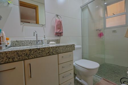 Apartamento à venda com 169m², 3 quartos e 2 vagas Apartamento à venda com 169m², 3 quartos e 2 vagasBanheiro da Suíte