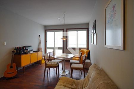 Sala 1 de apartamento para alugar com 2 quartos, 140m² em Petrópolis, Porto Alegre