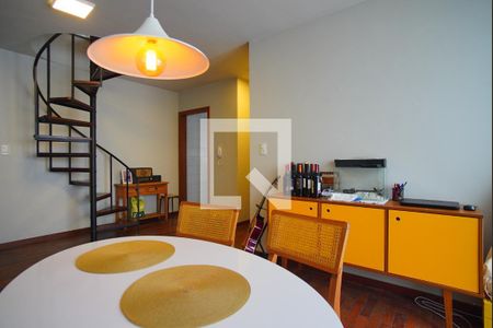 Sala 1 de apartamento para alugar com 2 quartos, 140m² em Petrópolis, Porto Alegre