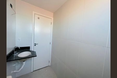 Apartamento à venda com 56m², 2 quartos e 1 vaga Apartamento à venda com 56m², 2 quartos e 1 vagaBanheiro