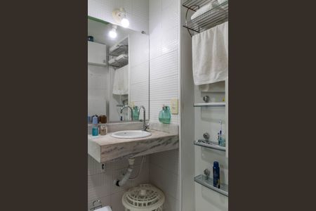 Apartamento à venda com 84m², 3 quartos e 1 vaga Apartamento à venda com 84m², 3 quartos e 1 vagaBanheiro da Suíte