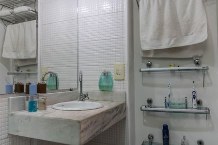 Apartamento à venda com 84m², 3 quartos e 1 vaga Apartamento à venda com 84m², 3 quartos e 1 vagaBanheiro da Suíte
