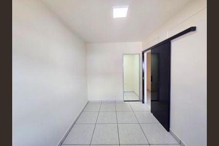 Quarto com Closet  de casa para alugar com 2 quartos, 52m² em Cidade Parque Brasilia, Guarulhos