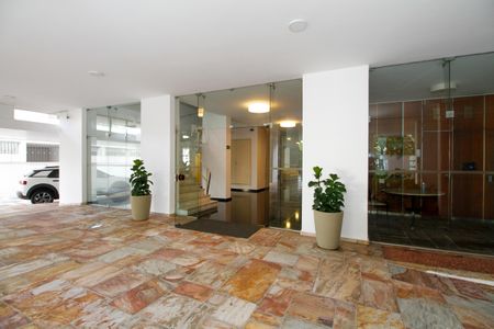 Apartamento para alugar com 79m², 2 quartos e 1 vaga Apartamento para alugar com 79m², 2 quartos e 1 vagaEntrada do Prédio