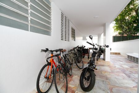Apartamento para alugar com 79m², 2 quartos e 1 vaga Apartamento para alugar com 79m², 2 quartos e 1 vagaÁrea Comum - Bicicletário