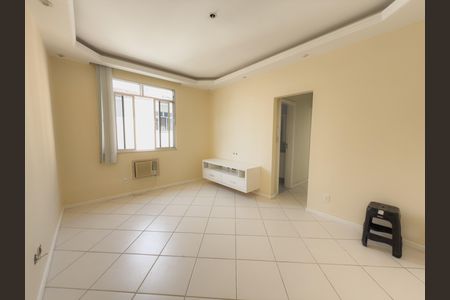 Sala de apartamento à venda com 2 quartos, 63m² em Olaria, Rio de Janeiro