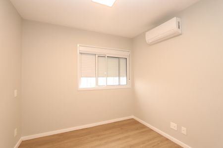 Suite de apartamento para alugar com 2 quartos, 73m² em Vila Suzana, São Paulo