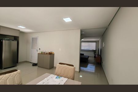 Casa à venda com 141m², 3 quartos e 2 vagas Casa à venda com 141m², 3 quartos e 2 vagasCozinha