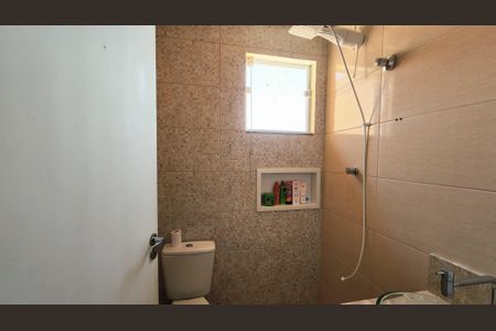 Casa à venda com 141m², 3 quartos e 2 vagas Casa à venda com 141m², 3 quartos e 2 vagasBanheiro da Suíte 2