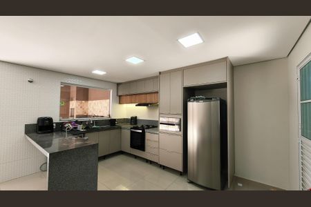 Casa à venda com 141m², 3 quartos e 2 vagas Casa à venda com 141m², 3 quartos e 2 vagasCozinha