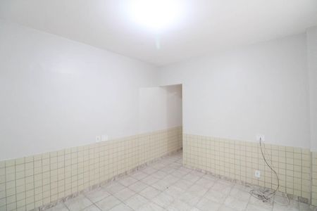 Sala de casa para alugar com 1 quarto, 40m² em Guaratiba, Rio de Janeiro