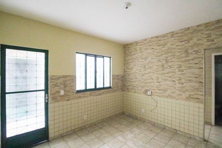 Sala de casa para alugar com 1 quarto, 40m² em Guaratiba, Rio de Janeiro