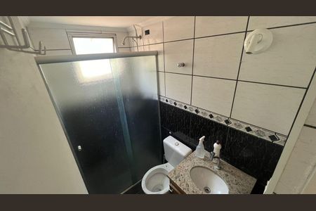 Banheiro de apartamento para alugar com 2 quartos, 51m² em Parque do Estado, São Paulo