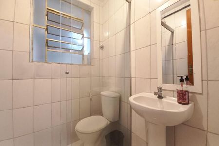 Banheiro de casa para alugar com 1 quarto, 60m² em Vila Joaquim Inacio, Campinas