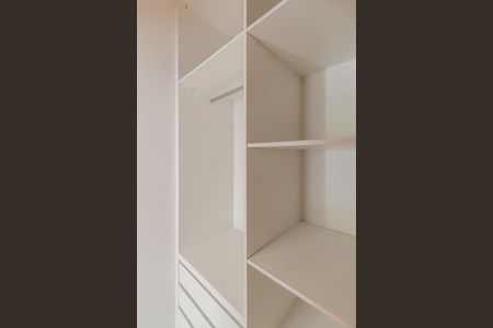 Apartamento à venda com 174m², 4 quartos e 2 vagas Apartamento à venda com 174m², 4 quartos e 2 vagasCloset da Suite