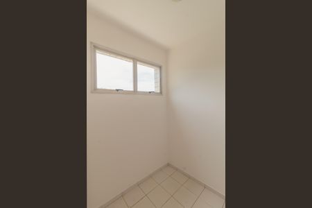 Apartamento à venda com 174m², 4 quartos e 2 vagas Apartamento à venda com 174m², 4 quartos e 2 vagasQuarto de Serviço
