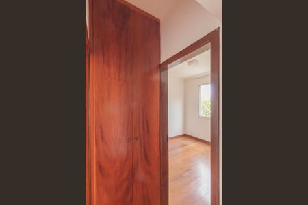 Apartamento à venda com 174m², 4 quartos e 2 vagas Apartamento à venda com 174m², 4 quartos e 2 vagasCorredor