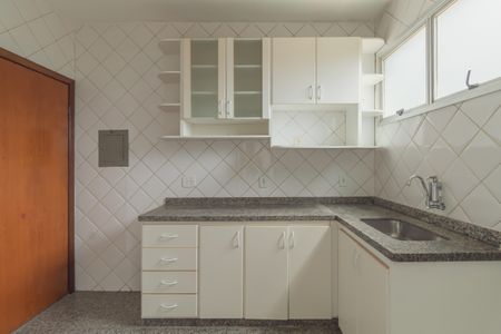 Apartamento à venda com 174m², 4 quartos e 2 vagas Apartamento à venda com 174m², 4 quartos e 2 vagasCozinha