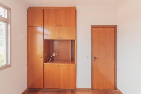 Apartamento à venda com 174m², 4 quartos e 2 vagas Apartamento à venda com 174m², 4 quartos e 2 vagasQuarto 1