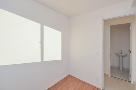 Quarto 1 de apartamento para alugar com 2 quartos, 35m² em Jardim Itacolomi, São Paulo