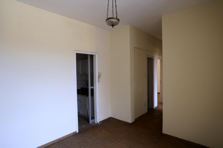 Sala de apartamento para alugar com 3 quartos, 110m² em Centro, Belo Horizonte
