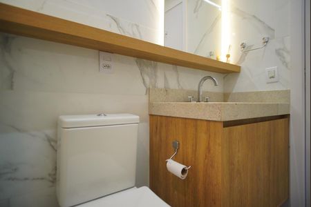Banheiro de kitnet/studio para alugar com 1 quarto, 32m² em Petrópolis, Porto Alegre