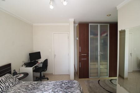 Casa de condomínio à venda com 199m², 3 quartos e 4 vagasQuarto 3