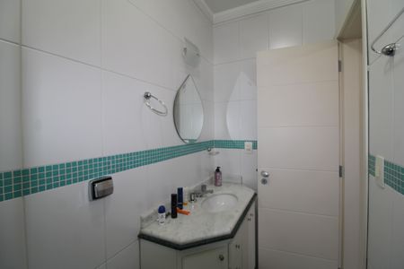 Casa de condomínio à venda com 199m², 3 quartos e 4 vagasQuarto 2 - Banheiro