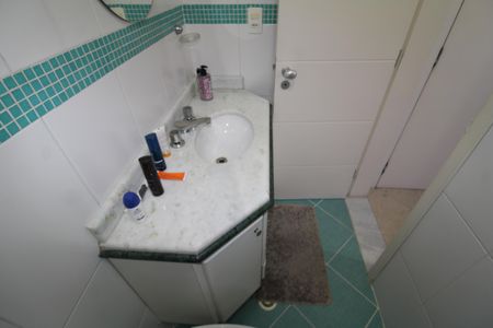 Casa de condomínio à venda com 199m², 3 quartos e 4 vagasQuarto 2 - Banheiro