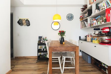 Apartamento à venda com 57m², 2 quartos e 1 vaga Apartamento à venda com 57m², 2 quartos e 1 vagaSala