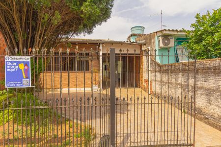 Casa à venda com 112m², 4 quartos e 2 vagasPlaca instalada