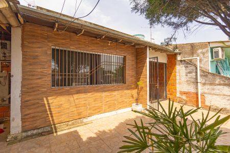 Casa à venda com 112m², 4 quartos e 2 vagasFachada