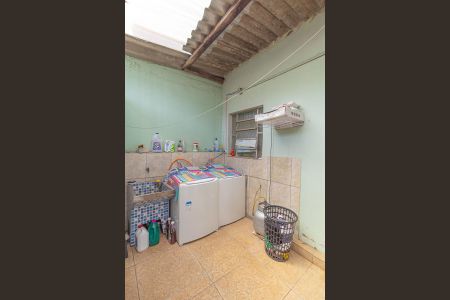 Casa à venda com 112m², 4 quartos e 2 vagasÁrea de Serviço