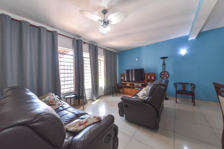 Sala de casa à venda com 3 quartos, 129m² em Jardim das Acacias, São Paulo