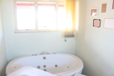 Casa à venda com 406m², 3 quartos e 5 vagasBanheiro 1