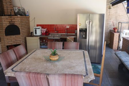 Casa à venda com 406m², 3 quartos e 5 vagasQuintal