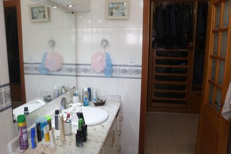 Casa à venda com 406m², 3 quartos e 5 vagasBanheiro da Suíte 2