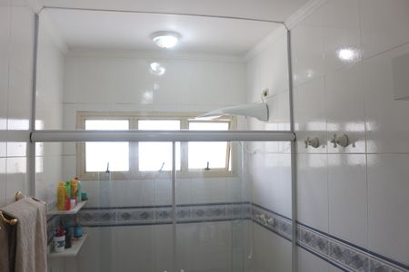 Casa à venda com 406m², 3 quartos e 5 vagasBanheiro da Suíte 2