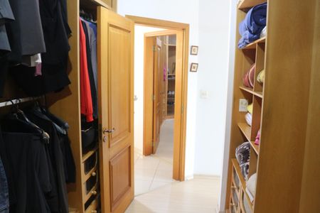 Casa à venda com 406m², 3 quartos e 5 vagasCloset da suíte 2