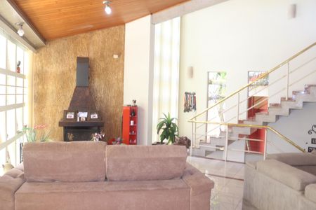 Casa à venda com 406m², 3 quartos e 5 vagasSala