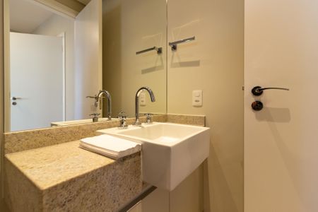 Apartamento para alugar com 98m², 2 quartos e 3 vagas Apartamento para alugar com 98m², 2 quartos e 3 vagasBanheiro da Suíte 1